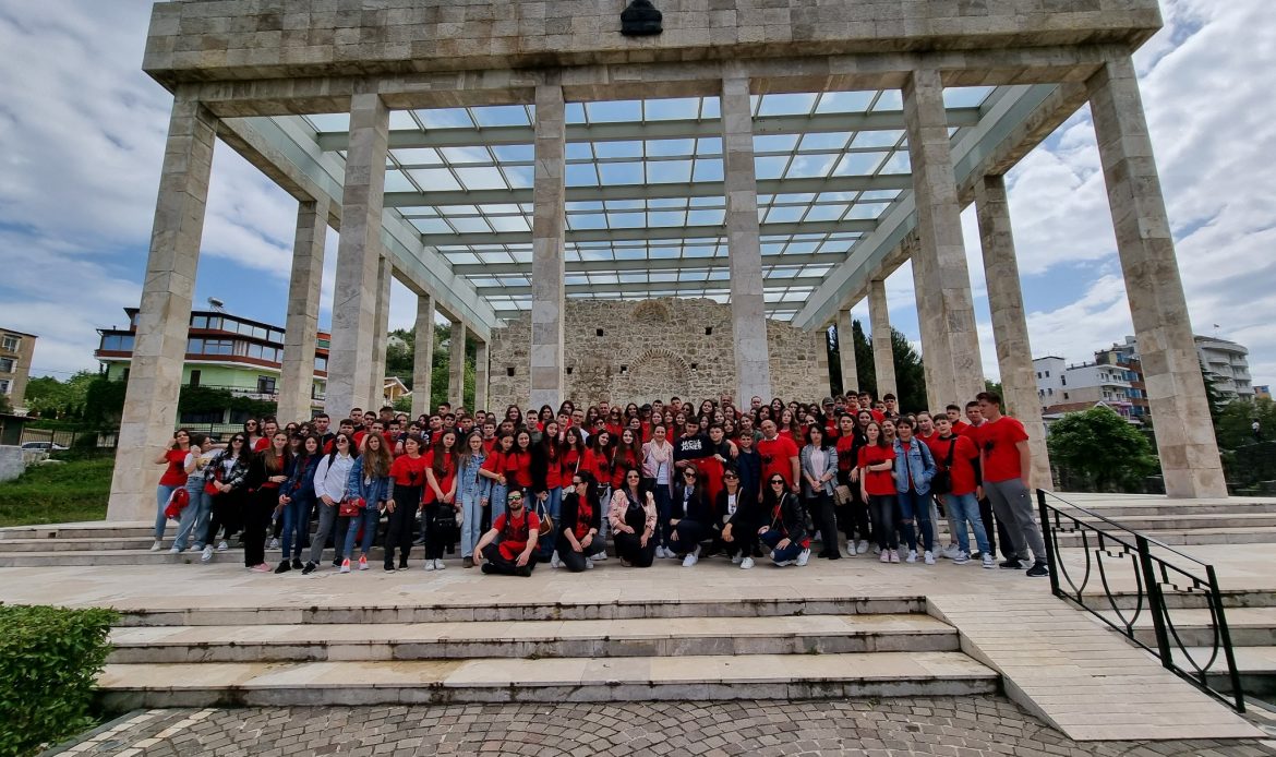Ekskurszioni i nxënësve të shkollave fillore të Anës së Malit dhe Krajës në vendet kulturo-historike në Shqipëri